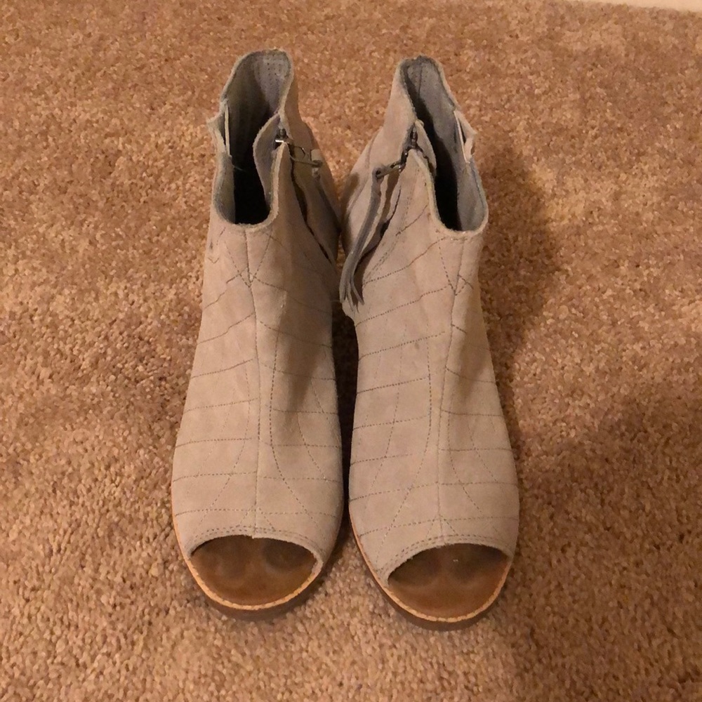 Toms grey quilted open toe booties